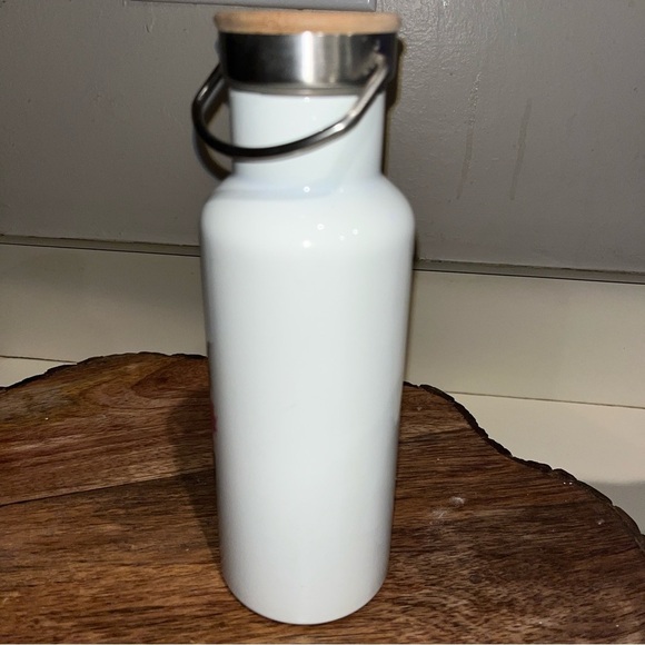 Natural Life 18 oz, heart travel water bottle.
Lid is BPA free. Hand wash. - Picture 6 of 6